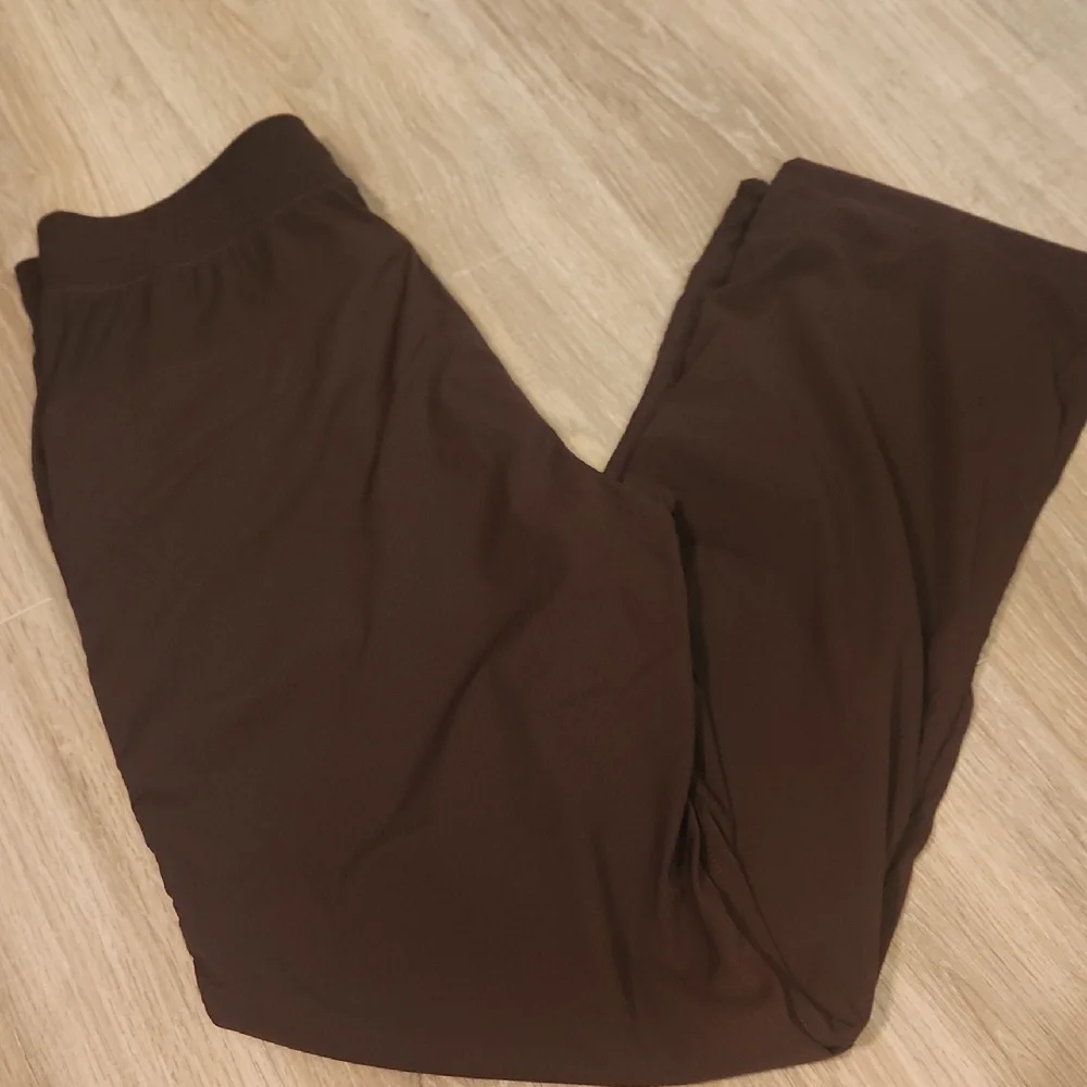CRZ YOGA Chocolate Brown Activewear Pants - Picture 10 of 13